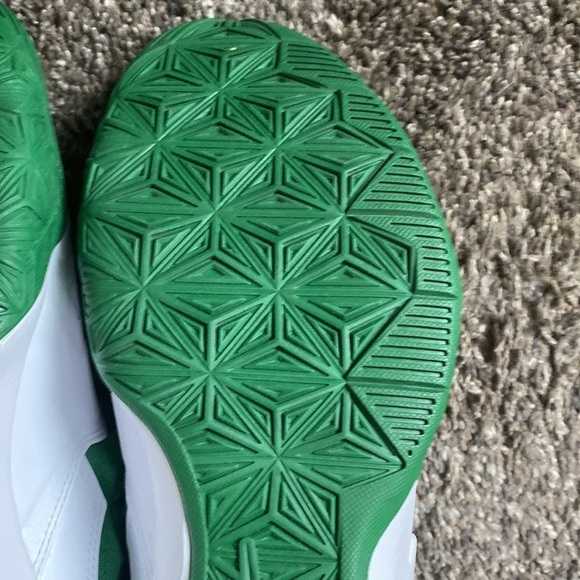 Lebron James Mens Shoes NIKE Basketball White Green Gold Irish 11.5 main image 8